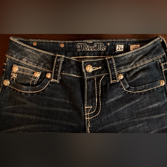 Miss Me Jeans
Low-Rise/Dark-Wash/Flared - Picture 4 of 6